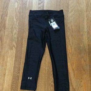 NWT Under Armour Cropped Leggings